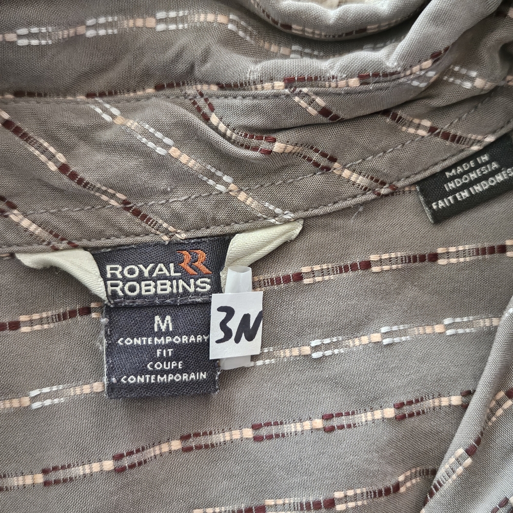 Royal Robbins Men's Casual Gray Button Down Shirt - Picture 2 of 4